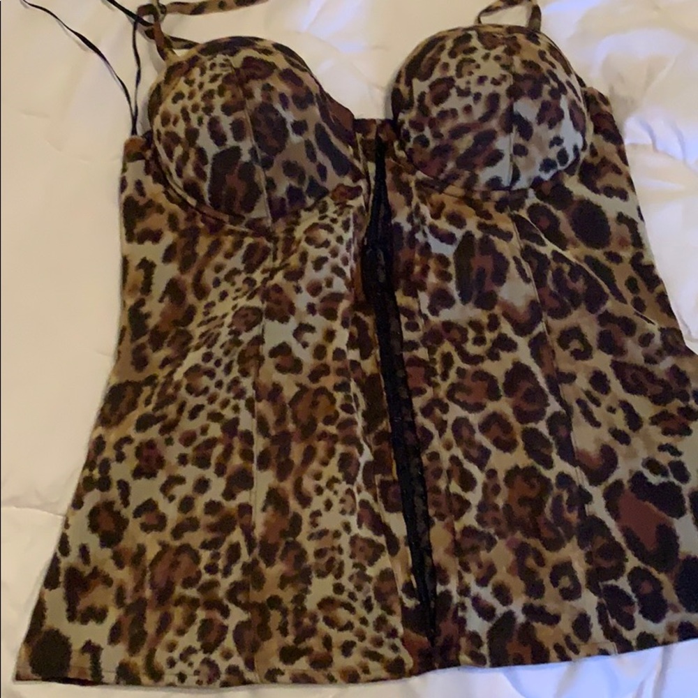 Leopard top